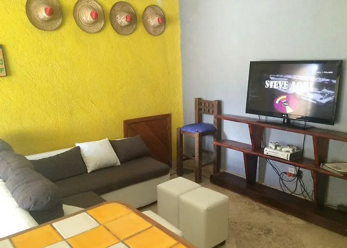 Bajas Cactus Hostel *
