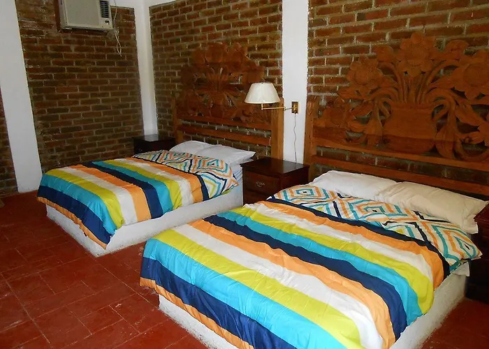 Bajas Cactus Hostel *