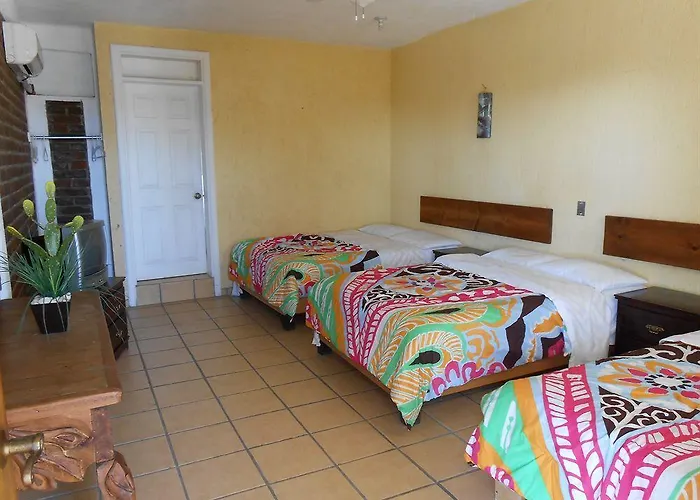 Bajas Cactus Hostel *