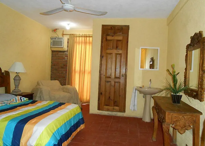 Bajas Cactus Hostel Cabo San Lucas