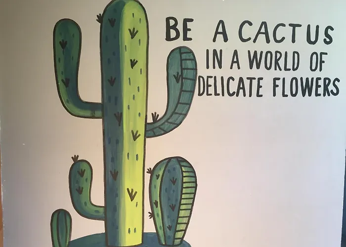 Bajas Cactus Hostel *